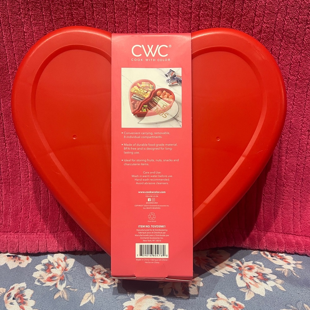 CWC Heart-Shaped Snack Box - Picture 2 of 2